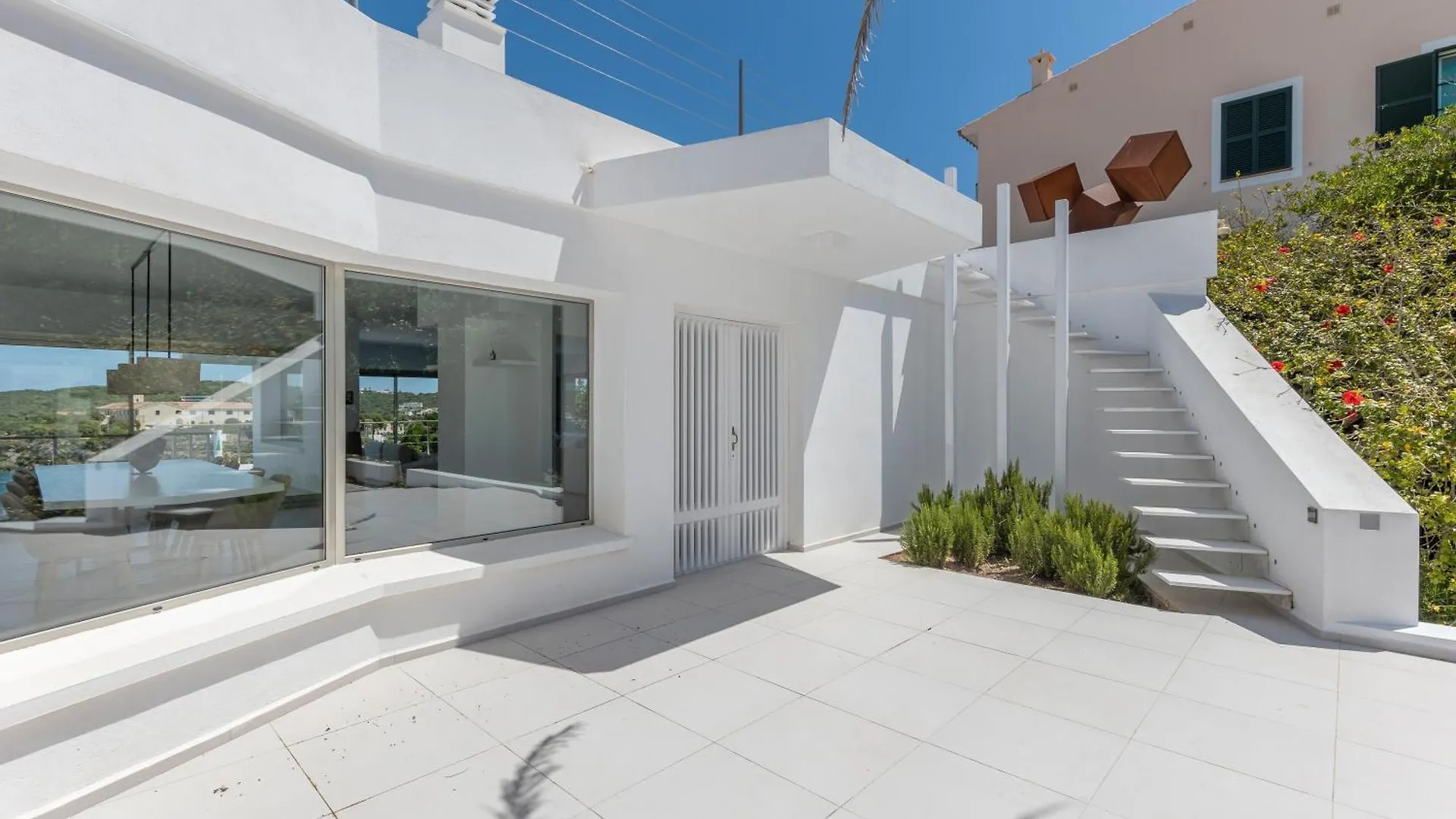 Hastinapura, Acceso Directo Al Mar Villa Es Castell  İspanya